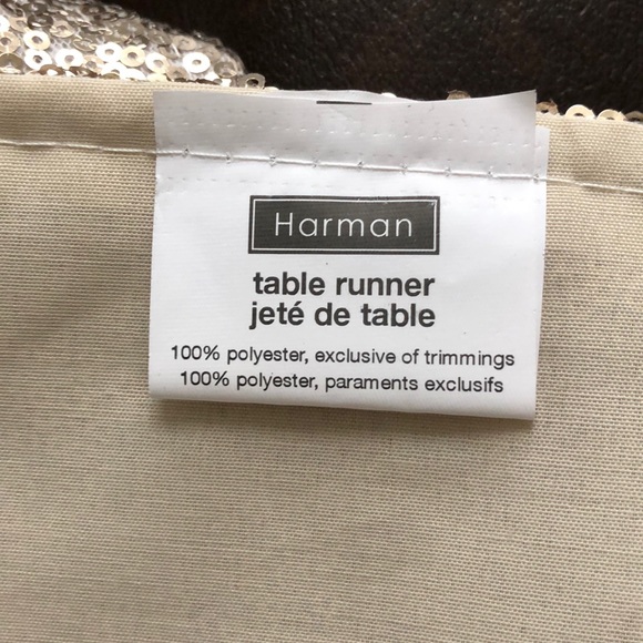 Table runner - Picture 3 of 3